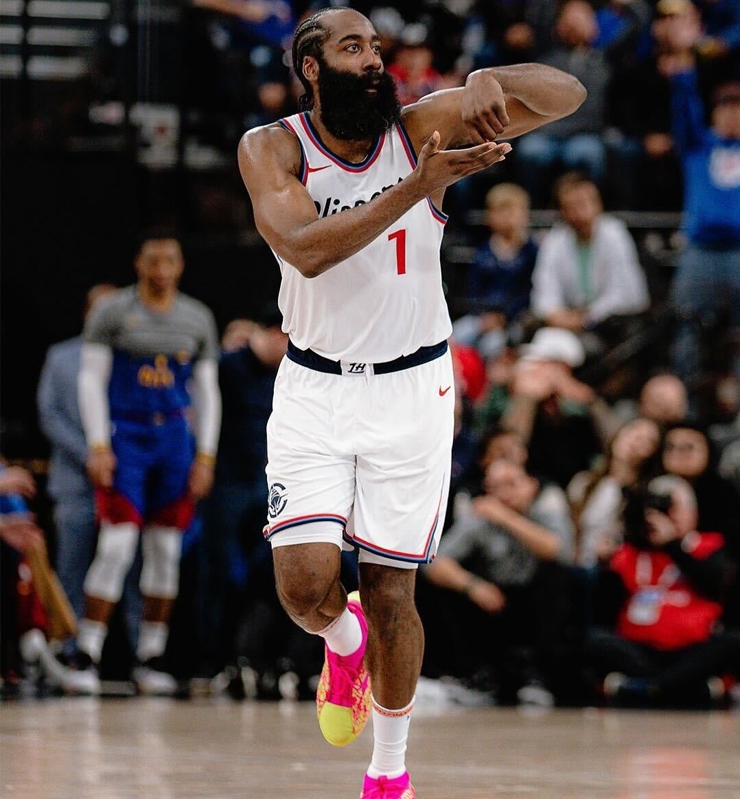 国王杯关键时刻走向成谜；洛杉矶快船更衣室发声；目标明确；更衣室氛围转暖的简单介绍