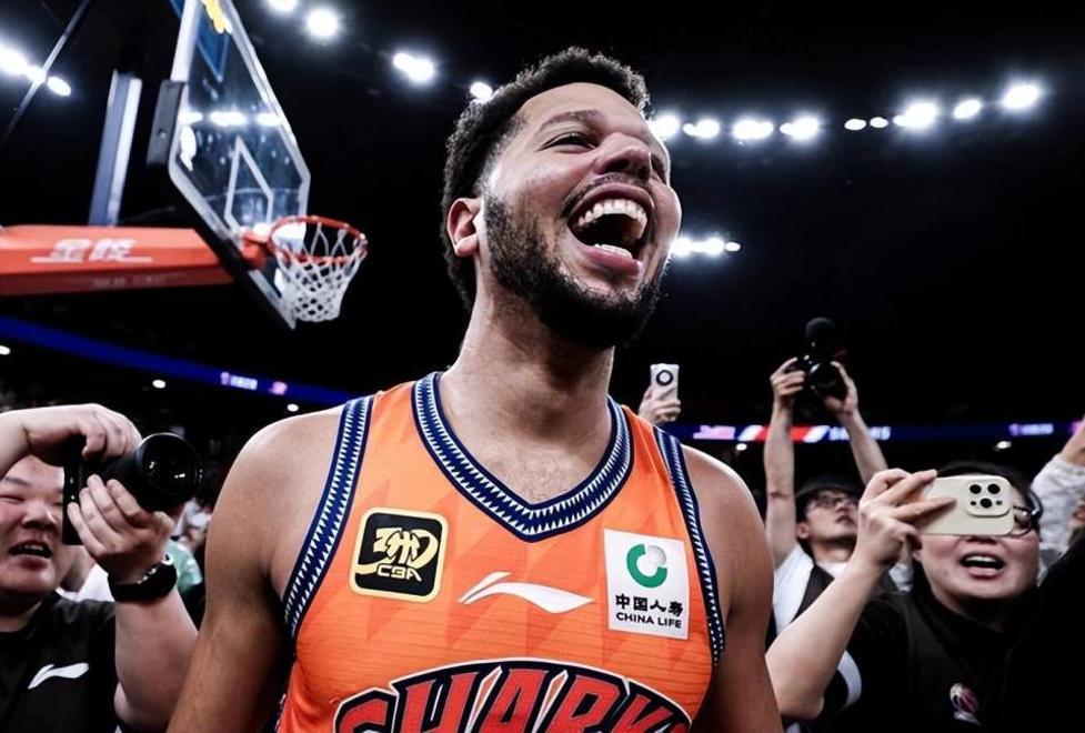 今晨突围战来临，俄克拉荷马雷霆围绕CBA季后赛复出首秀，话题不断，赛季目标并未改变的简单介绍