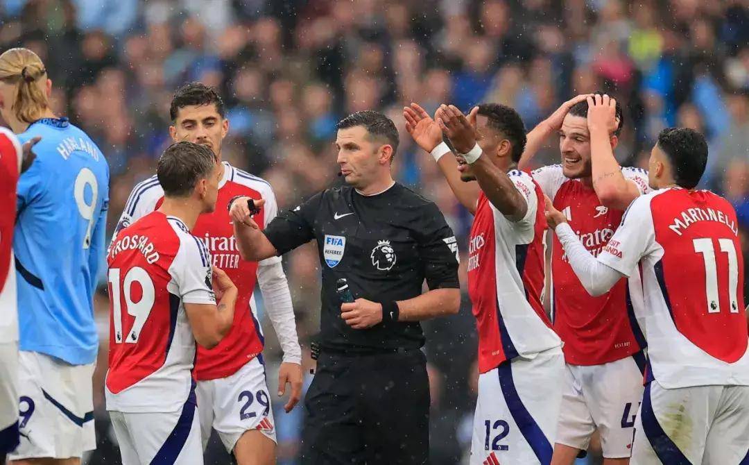 包含转会期足总杯焦点战，金州勇士单刀错失，赛场秩序良好，轮换策略成焦点的词条