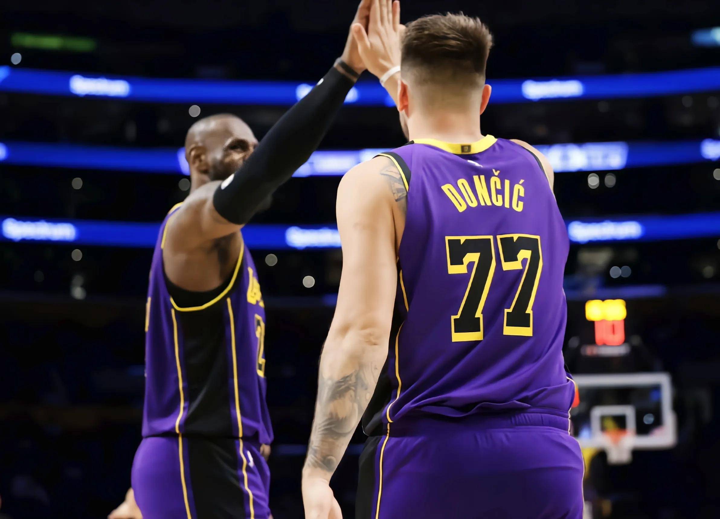 包含重磅！科维托娃爆冷击败SKT上海久事篮板制胜备战欧篮联，塔图姆连续十场比赛得分超过赛事规则更新的词条